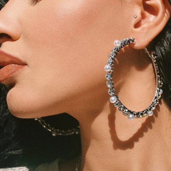 ✨ 2/$18 Silver Gem With Pearls Hoop Earrings (3.5 in diameter) - Picture 2 of 5